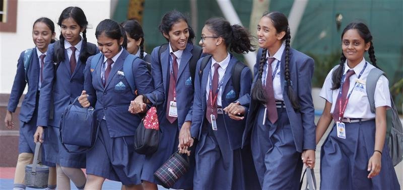 Students walking on the Federal Public School campus – One of the best ICSE schools in Bangalore